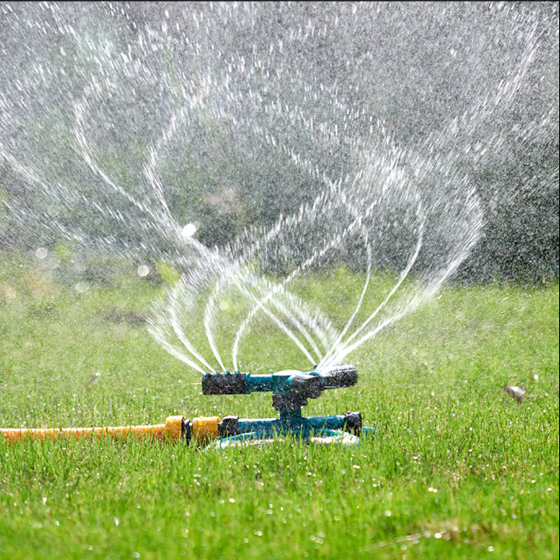 Aspersor de três pontas para irrigação de irrigação de gramado de jardim